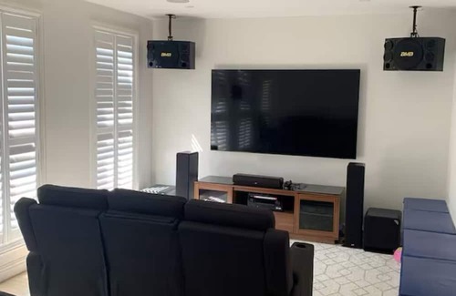 Springvale Casa | 3-bedrooms in a shared house-like 5 star hotel in amazing Springvale centre.