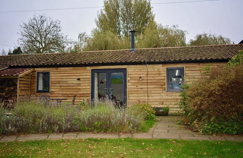 Woodhall Spa Casa | The Nook, a luxurious barn, only 10 minutes walk into the village,pet friendly