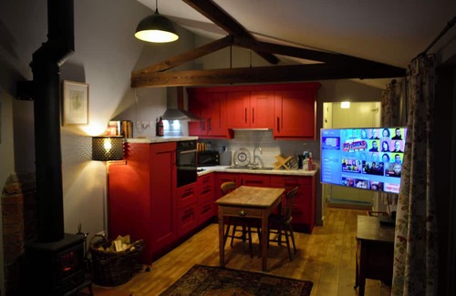 Woodhall Spa Casa | The Nook, a luxurious barn, only 10 minutes walk into the village,pet friendly