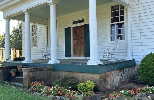 Ruffin Otro | Historic Charming 4-bedroom farmhouse in Reidsville with WiFi and AC