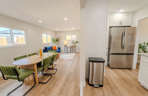 Bay Ho Casa | Charming central 3-bedroom house in sunny San Diego with yard and fire pit