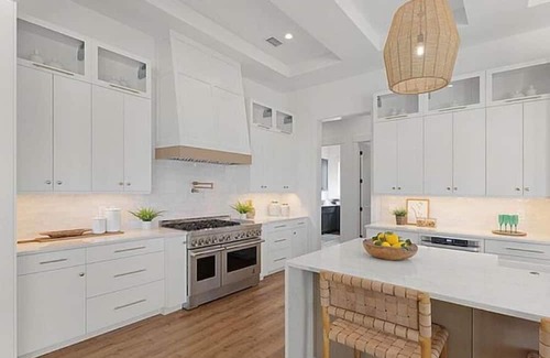 Ponte Vedra Beach Casa | Spacious 5 bedroom house with hot tub and pool, minute walk to the beach.