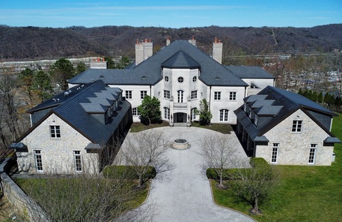 Charleston Casa | The Mountaineer's Mansion