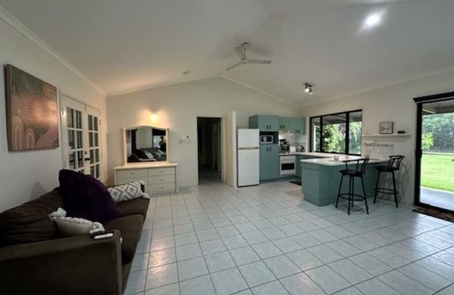 Dundowran Beach Apartamento | Welcome to "Margaritaville" - Where it is always 5 O'clock somewhere!!!