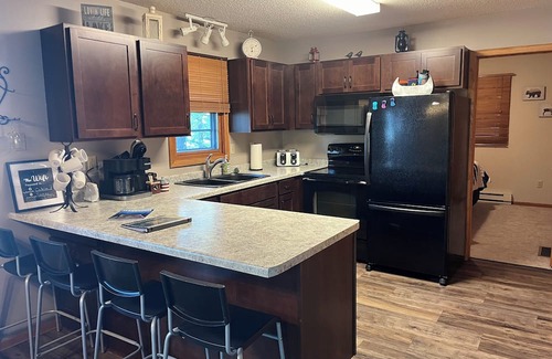 Alexandria Casa | Runestone Retreat on Like Ida in Alexandria with 4-bedrooms 2 baths WiFi and AC