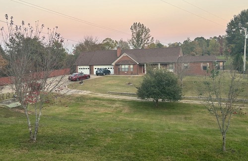 Oxford Casa | Charming 3-bedroom house in Oxford, MS only 18 minutes away from Ole Miss!