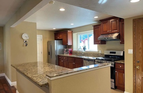 Placentia Casa | Near Disneyland. 4BR, 2BA, Newly Remodeled House