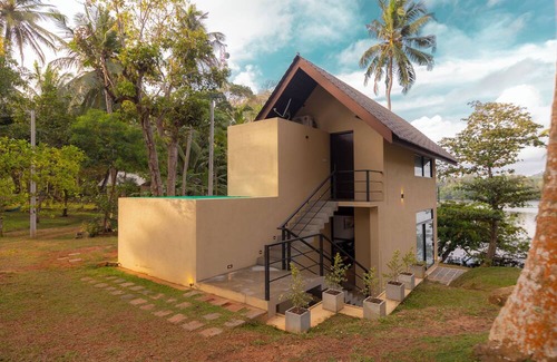 Dodanduwa Villa | Serendipity Lake Hikkaduwa