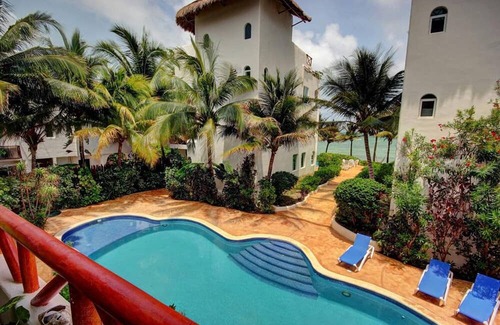 Puerto Morelos Condominio | Luxury, Oceanfront condo with four master suites for family or groups