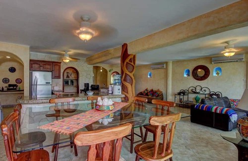Puerto Morelos Condominio | Luxury, Oceanfront condo with four master suites for family or groups