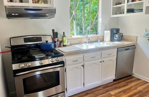 Elysian Heights Casa | Cute Lush 2-bedroom house in vibrant Los Angeles