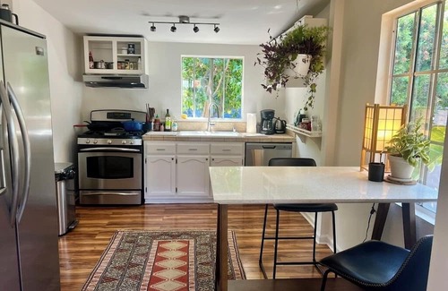 Elysian Heights Casa | Cute Lush 2-bedroom house in vibrant Los Angeles