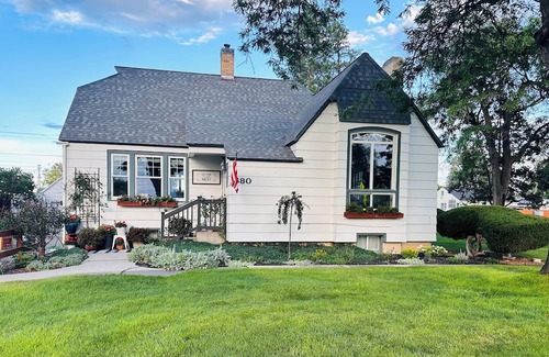 Delta Casa | Cozy, Charming, & Spacious 4-bedroom. 2.5 bath, in the heart of Delta.