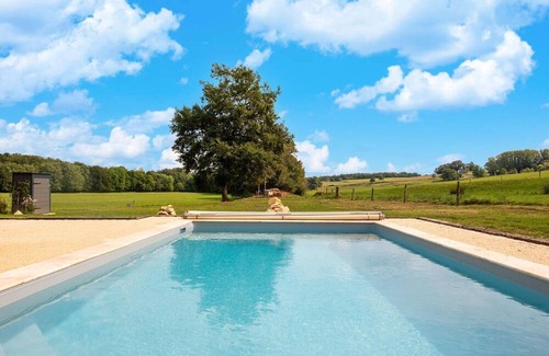 Hautefort Casa | Charming Holiday Home with Private Pool