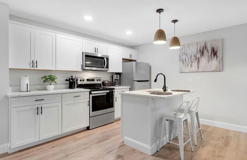 Biddeford Apartamento | Maine Retreat: 1BR, Close to Old Orchard Beach