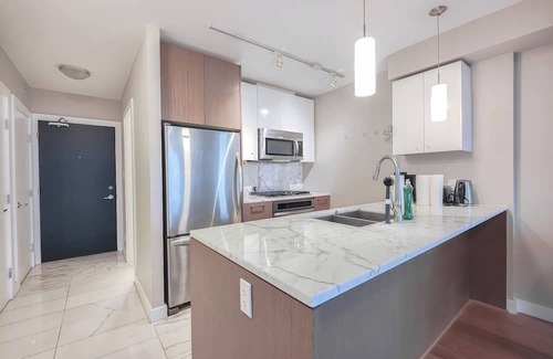 Richmond City Centre Apartamento | 2BDR & 2Bath | AC | Free WiFi & Parking @ Oval Park