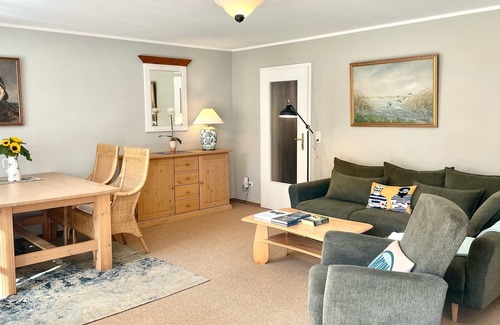 Ostseebad Ahrenshoop Apartamento | Spacious basement apartment near the beach
