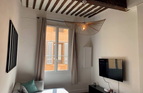 Aix-en-Provence Historic Centre Apartamento | Right in the center of Aix, comfortable, 2 bedrooms, 2 bathrooms, air conditioning