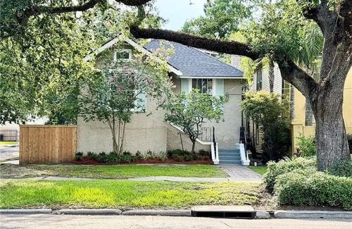 Audubon Casa | Charming 4-bedroom house with WiFi, AC steps to Universities in New Orleans
