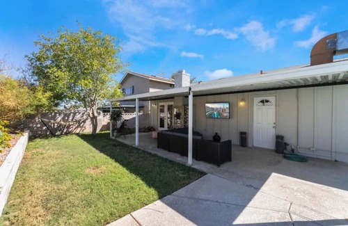 Paradise Apartamento | Charming 3BR/2BA Home with Pool - Large Patio