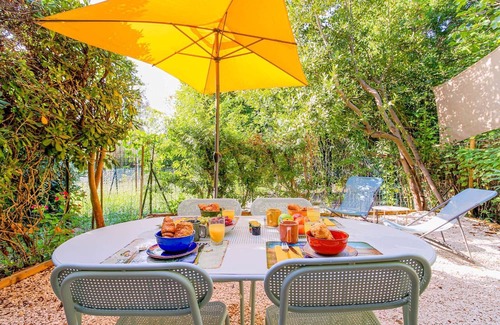 Le Lavandou Apartamento | SELECT' - Garden apartment downtown !