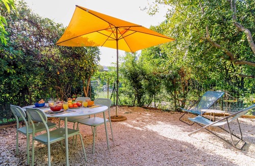 Le Lavandou Apartamento | SELECT' - Garden apartment downtown !