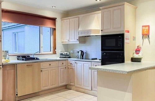 South Laggan Casa | Cozy Highland Retreat with Stunning Views