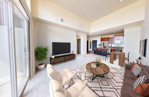 Brookfield Apartamento | Chic 2-bedroom apartment in cool Brookfield with WiFi, fitness room