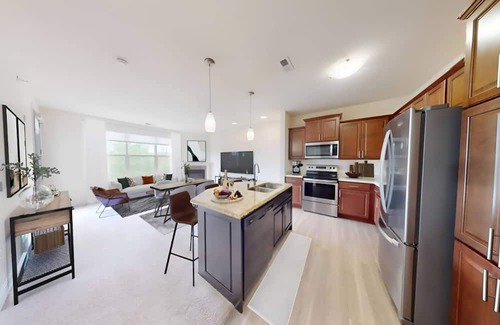 Brookfield Apartamento | Chic 2-bedroom apartment in cool Brookfield with WiFi, fitness room
