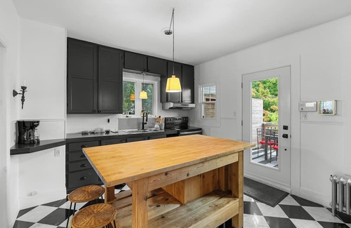 Vieux-Limoilou Casa | Rurality in the Hearth of the City (Free parking, 15 min from Old Qc)