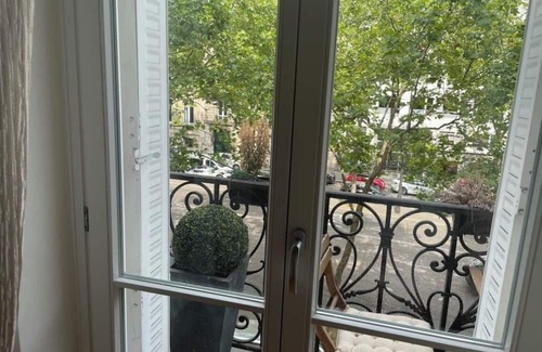 Champs-Elysees Apartamento | Champs-Élysées Elegance