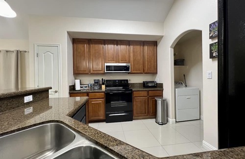 Brownsville Casa | Lexington Place - 3BD/2BA Home, Private Yard!
