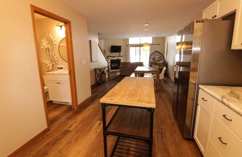 Lake Delton Condominio | Waterfront Boho Retreat