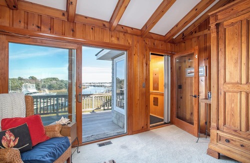 Atlantic Beach Casa | Coastal Casa-Sound Front Home in Atlantic Beach, NC