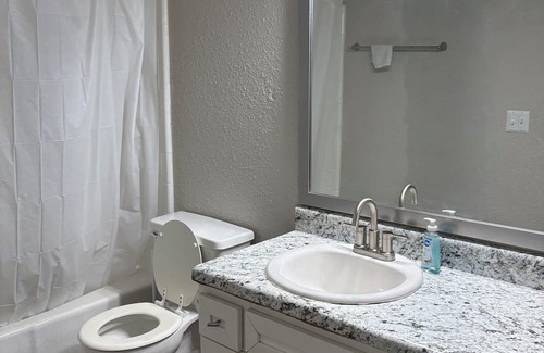 North Raleigh Apartamento | Chic 1-bedroom with WiFi and AC in fantastic Raleigh