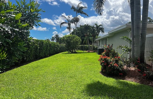 Homestead Casa | Charming 3-bedroom house with WiFi and AC in Homestead