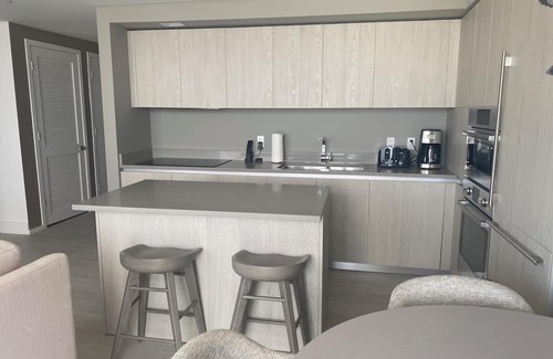 Hollywood South Central Beach Apartamento | sleep by the sea on this luxurious unit