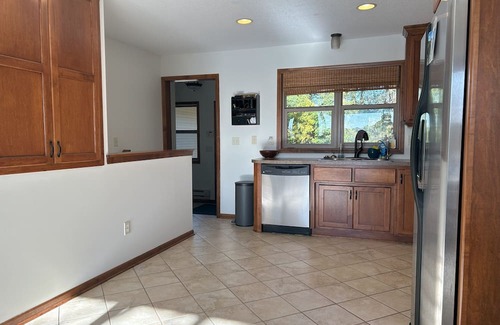 Zimmerman Cabina | Charming Lake Home with endless hosting options!