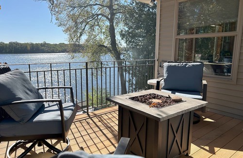 Zimmerman Cabina | Charming Lake Home with endless hosting options!