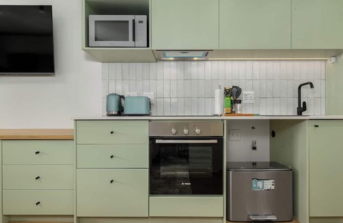 Sea Point Apartamento | The Sage | Chic Studio in Vibrant Sea Point | Views | WIFI