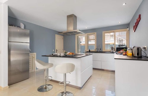 Muro Apartamento | Apartment 'Villa Hillary' with Private Pool, Wi-Fi and Air Conditioning