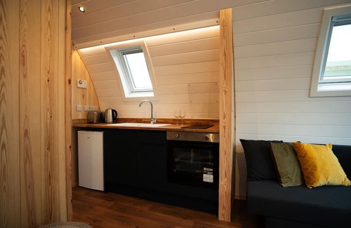 Kirkby Stephen Cabina | Cosy Cabin with Amazing Views and Outdoor Bath Tub