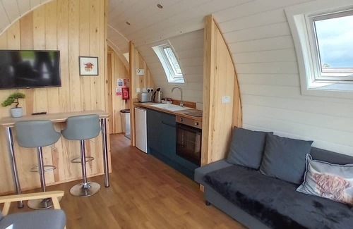 Kirkby Stephen Cabina | Cosy Cabin with Amazing Views and Outdoor Bath Tub