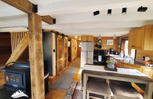 Seeley Lake Cabina | Das BârenHaus is a Charming 2-bedroom A-frame cabin in lovely Seeley Lake