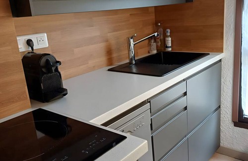 La Faviere Apartamento | Apartment 'La Favière Proche De La Plage' with Private Terrace, Wi-Fi and Air Conditioning