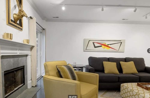 Broadmoor Apartamento | Charming 2-bedroom apartment nestled in nature behind the Broadmoor Hotel.