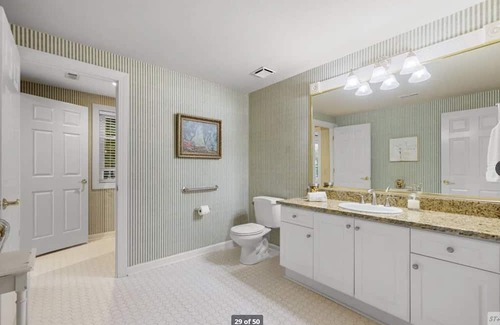 Broadmoor Apartamento | Charming 2-bedroom apartment nestled in nature behind the Broadmoor Hotel.