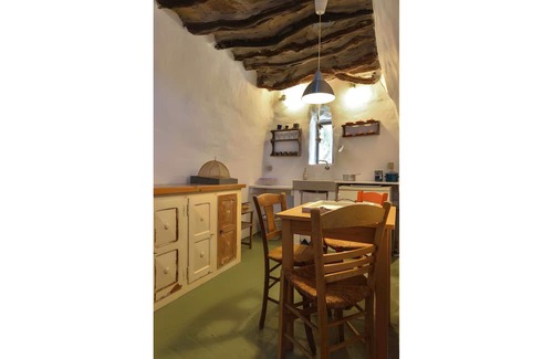 Agios Ioannis Casa | Holiday Home 'Stone House By Anemos' with Private Terrace and Private Garden