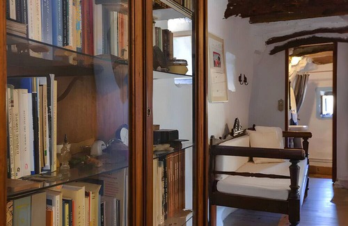 Agios Ioannis Casa | Holiday Home 'Stone House By Anemos' with Private Terrace and Private Garden