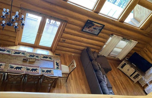 West Fork Casa | Entire House with Pool & Playground on 3 Acres